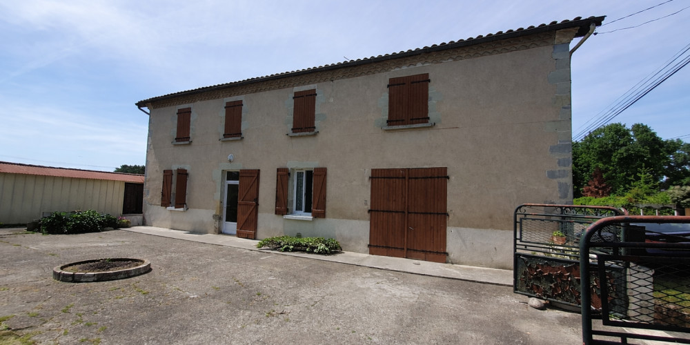 maison à ST SEVER (40500)